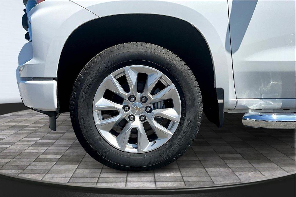 new 2025 Chevrolet Silverado 1500 car, priced at $43,395