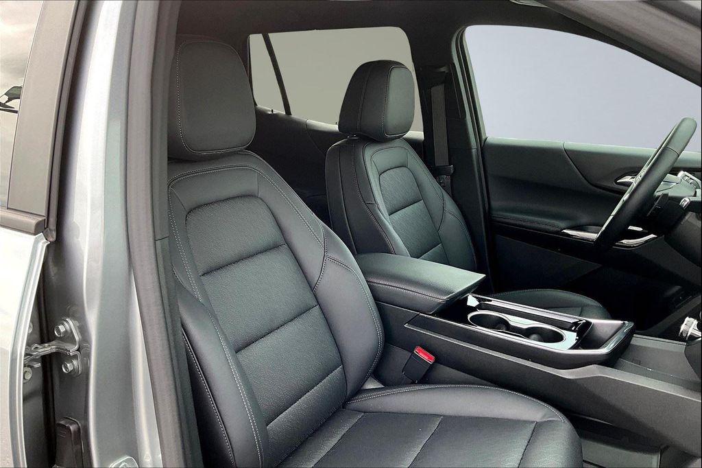 used 2025 Chevrolet Equinox car, priced at $24,991