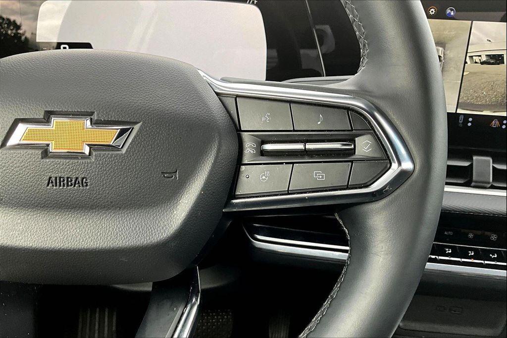 used 2025 Chevrolet Equinox car, priced at $24,991