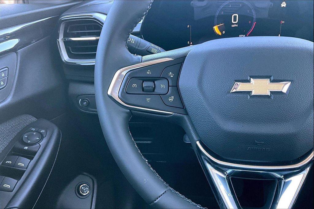 new 2025 Chevrolet TrailBlazer car, priced at $25,374