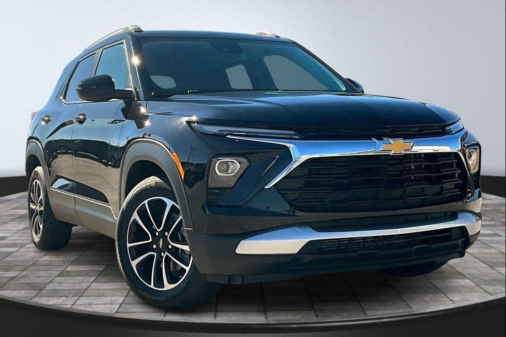 new 2025 Chevrolet TrailBlazer car, priced at $25,374