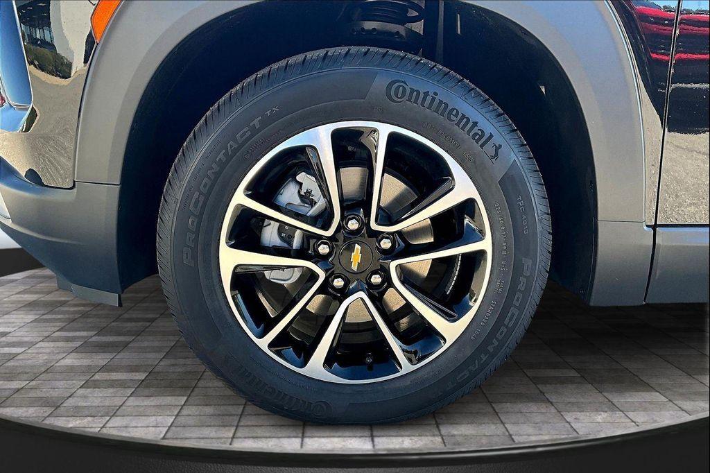 new 2025 Chevrolet TrailBlazer car, priced at $25,374