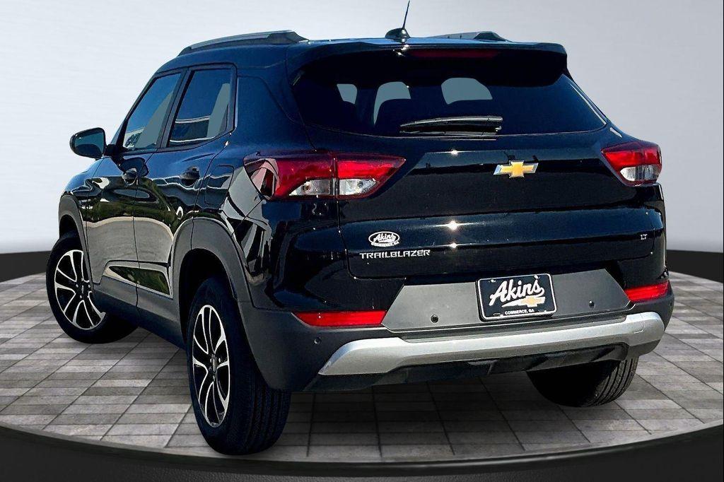 new 2025 Chevrolet TrailBlazer car, priced at $25,374