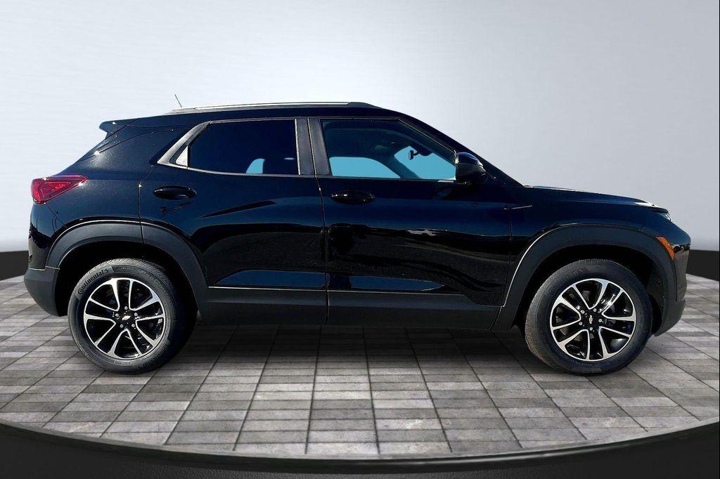 new 2025 Chevrolet TrailBlazer car, priced at $25,374