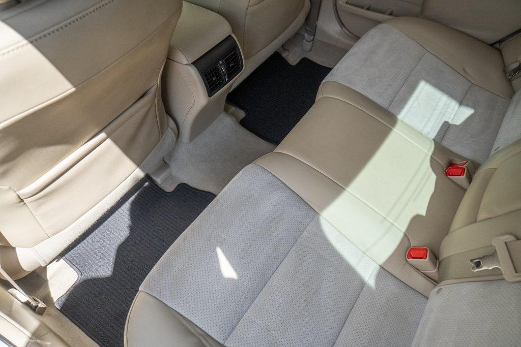 used 2014 Toyota Camry Hybrid car, priced at $16,070