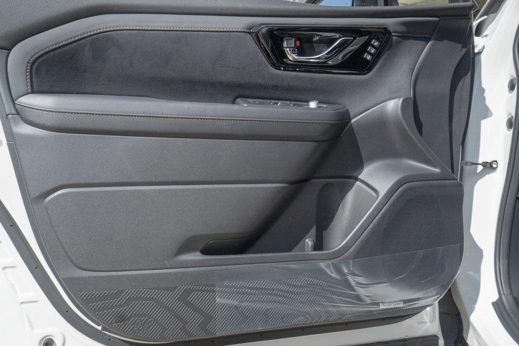 new 2025 Subaru Forester Hybrid car, priced at $43,406