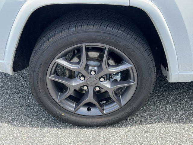 used 2021 Jeep Grand Cherokee car, priced at $27,197