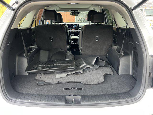 used 2025 Kia Sorento car, priced at $43,843