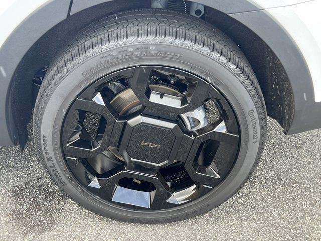 used 2025 Kia Sorento car, priced at $43,843
