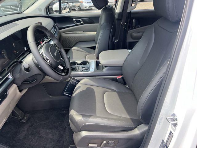 new 2025 Kia Carnival car, priced at $40,795