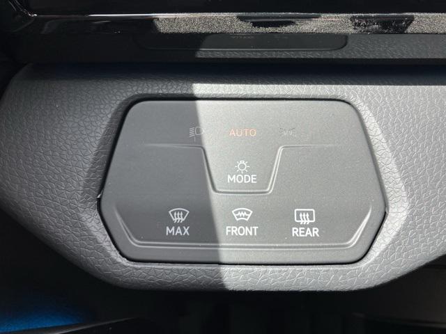 new 2025 Volkswagen ID.4 car, priced at $51,076