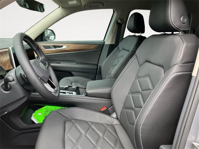 new 2025 Volkswagen Atlas car, priced at $41,865