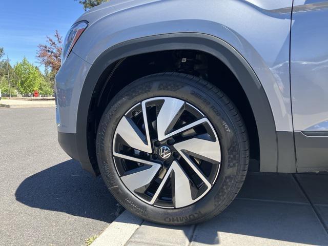 new 2025 Volkswagen Atlas car, priced at $44,115