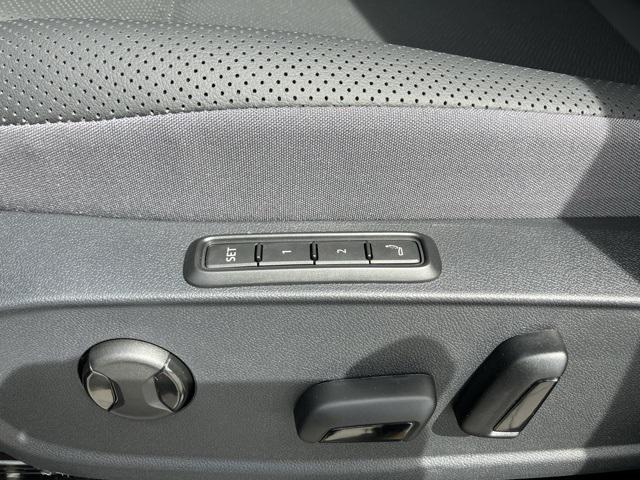new 2025 Volkswagen ID.4 car, priced at $50,916