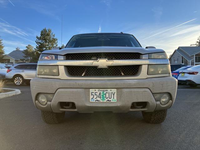 used 2004 Chevrolet Avalanche car, priced at $6,987