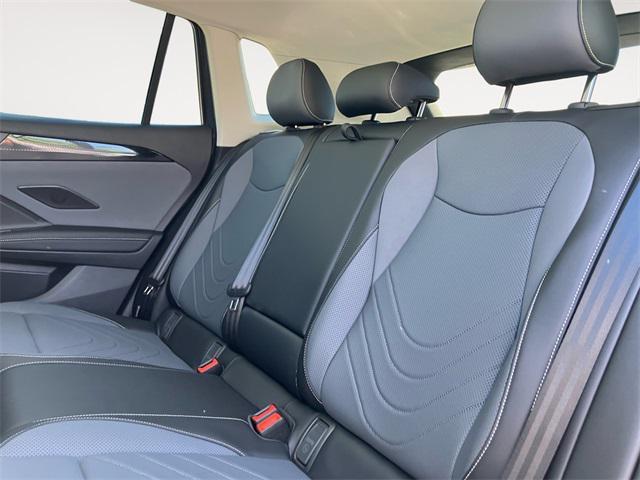 new 2025 Volkswagen Tiguan car, priced at $33,077