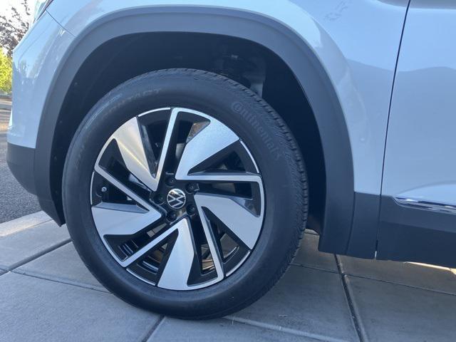 new 2025 Volkswagen Atlas car, priced at $48,194