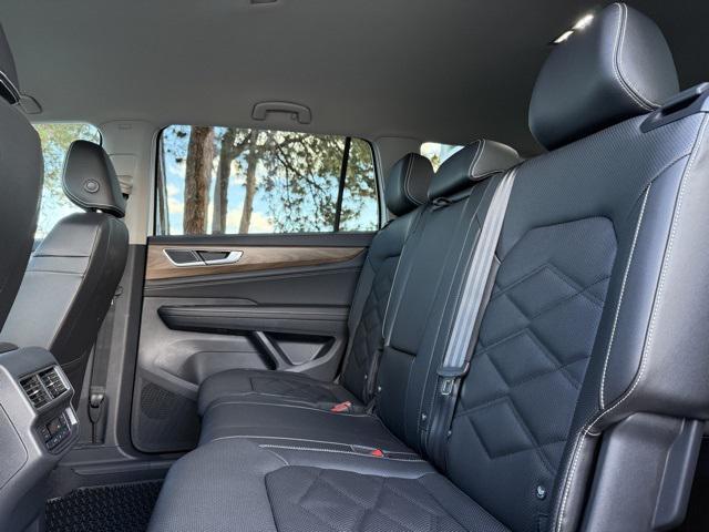 new 2025 Volkswagen Atlas car, priced at $40,685