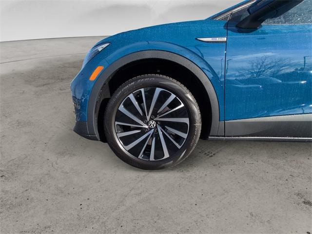 new 2025 Volkswagen ID.4 car, priced at $42,671
