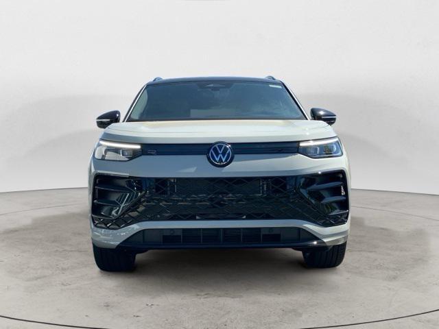 new 2025 Volkswagen Tiguan car, priced at $38,931