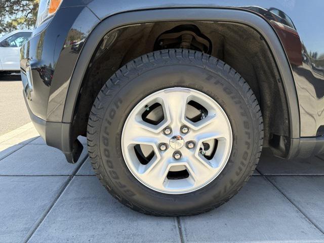 used 2016 Jeep Grand Cherokee car, priced at $13,987