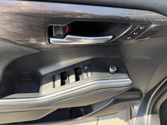 used 2021 Toyota Highlander Hybrid car, priced at $40,287