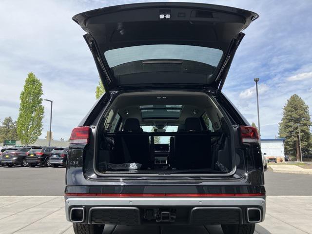 new 2025 Volkswagen Atlas car, priced at $46,901