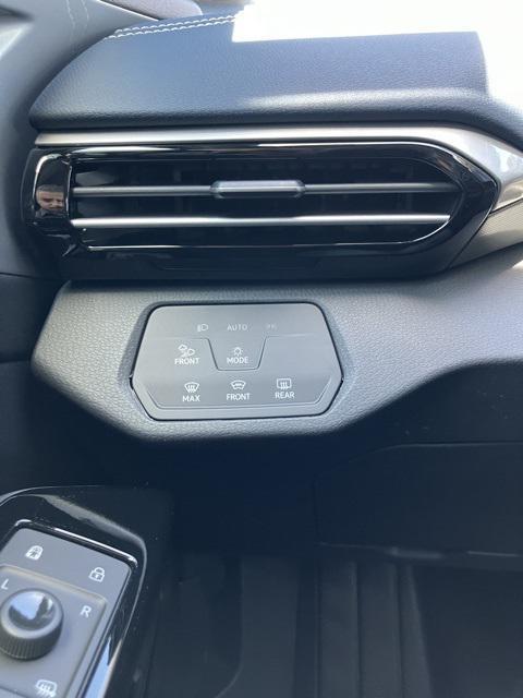 new 2025 Volkswagen ID.4 car, priced at $54,116