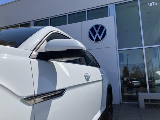 new 2025 Volkswagen Atlas Cross Sport car, priced at $46,151