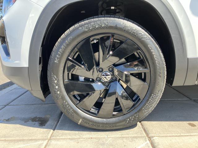 new 2025 Volkswagen Atlas Cross Sport car, priced at $46,151