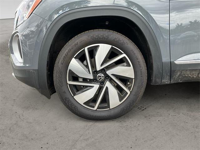 new 2025 Volkswagen Atlas car, priced at $47,629