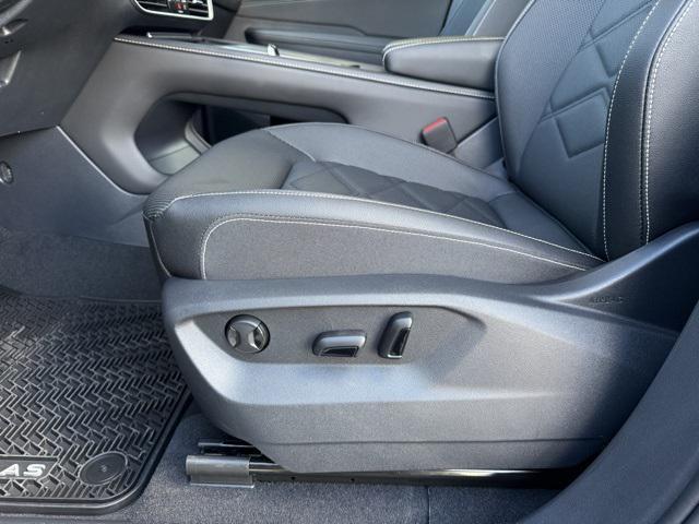 new 2025 Volkswagen Atlas car, priced at $37,740