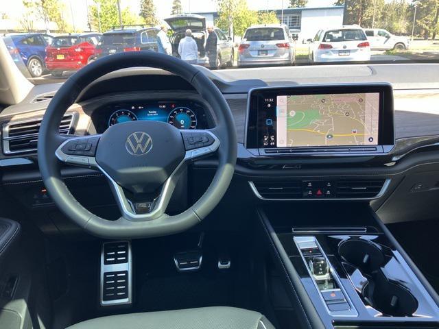 new 2025 Volkswagen Atlas car, priced at $54,189
