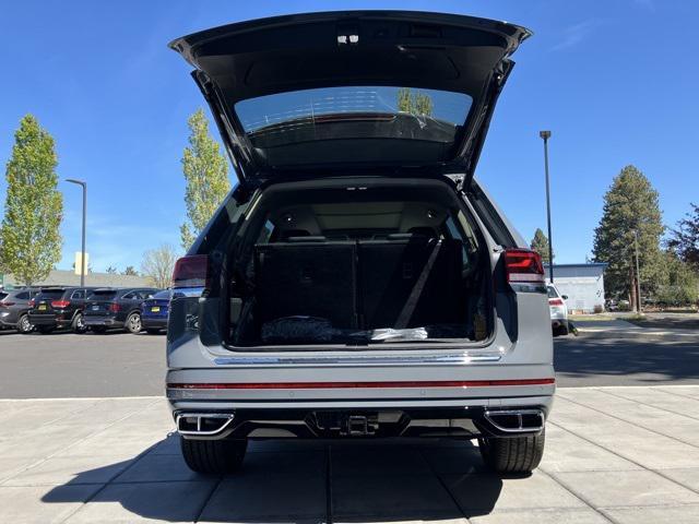 new 2025 Volkswagen Atlas car, priced at $54,189