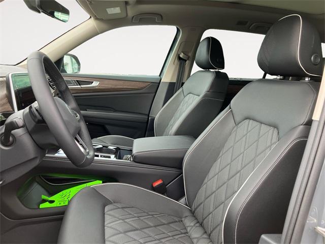 new 2025 Volkswagen Atlas car, priced at $52,689