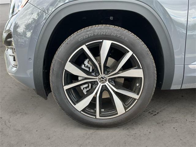 new 2025 Volkswagen Atlas car, priced at $52,689