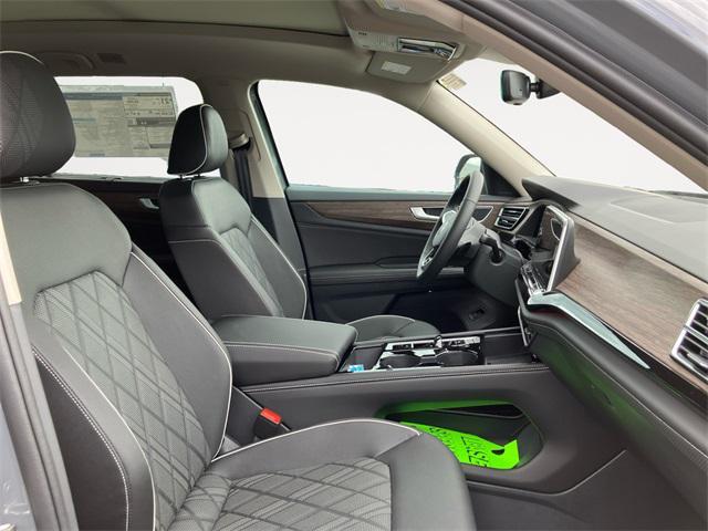 new 2025 Volkswagen Atlas car, priced at $52,689