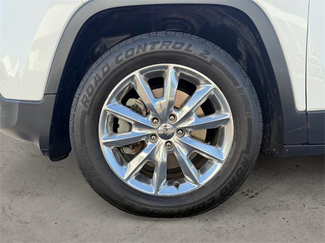 used 2014 Jeep Cherokee car, priced at $9,998