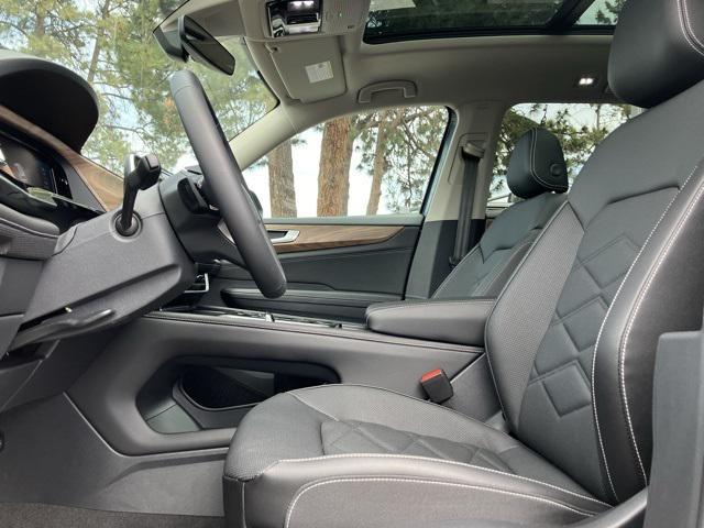 new 2025 Volkswagen Atlas car, priced at $46,625