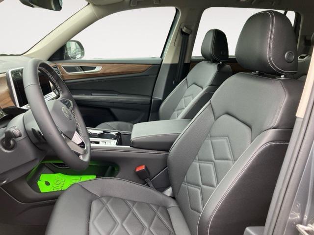 new 2025 Volkswagen Atlas car, priced at $42,875