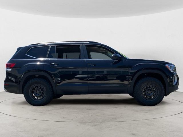 new 2025 Volkswagen Atlas car, priced at $55,465