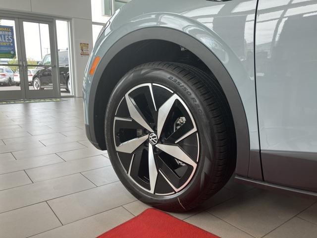 new 2025 Volkswagen ID.4 car, priced at $56,666