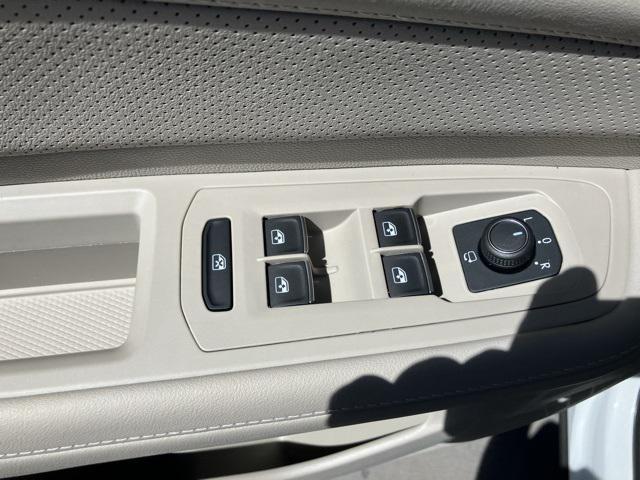 new 2025 Volkswagen Atlas car, priced at $54,085