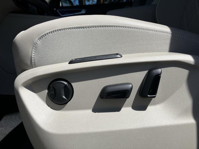 new 2025 Volkswagen Atlas car, priced at $54,085