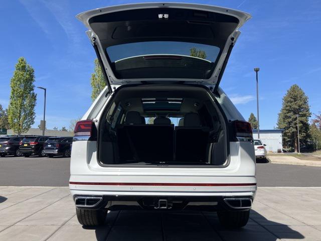 new 2025 Volkswagen Atlas car, priced at $54,085