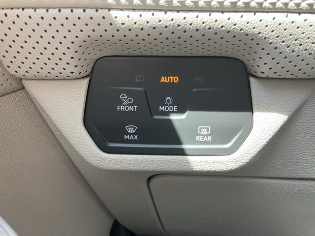new 2025 Volkswagen Atlas car, priced at $54,085
