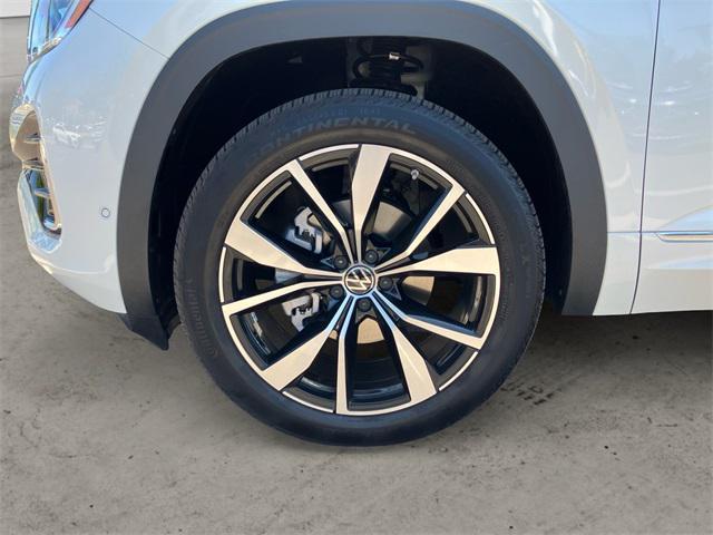 new 2025 Volkswagen Atlas car, priced at $49,085