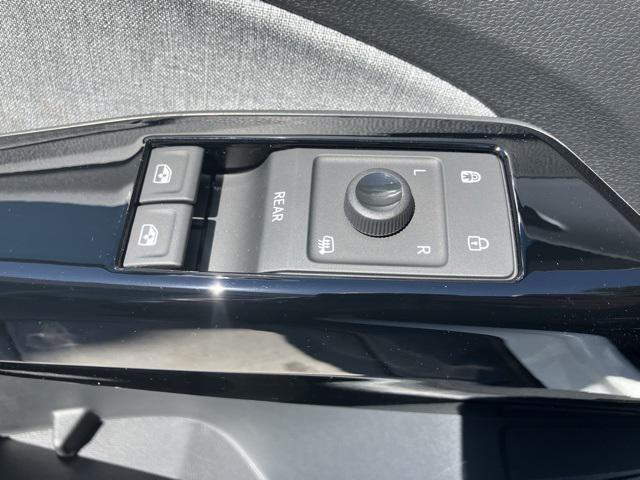 new 2024 Volkswagen ID.4 car, priced at $35,326