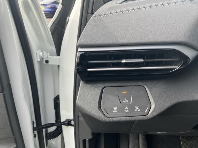 new 2024 Volkswagen ID.4 car, priced at $35,326