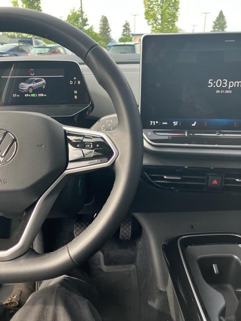 new 2024 Volkswagen ID.4 car, priced at $35,326